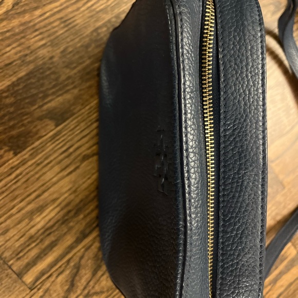 Tory Burch Pebbled Black Toiletry Bag - Picture 3 of 4